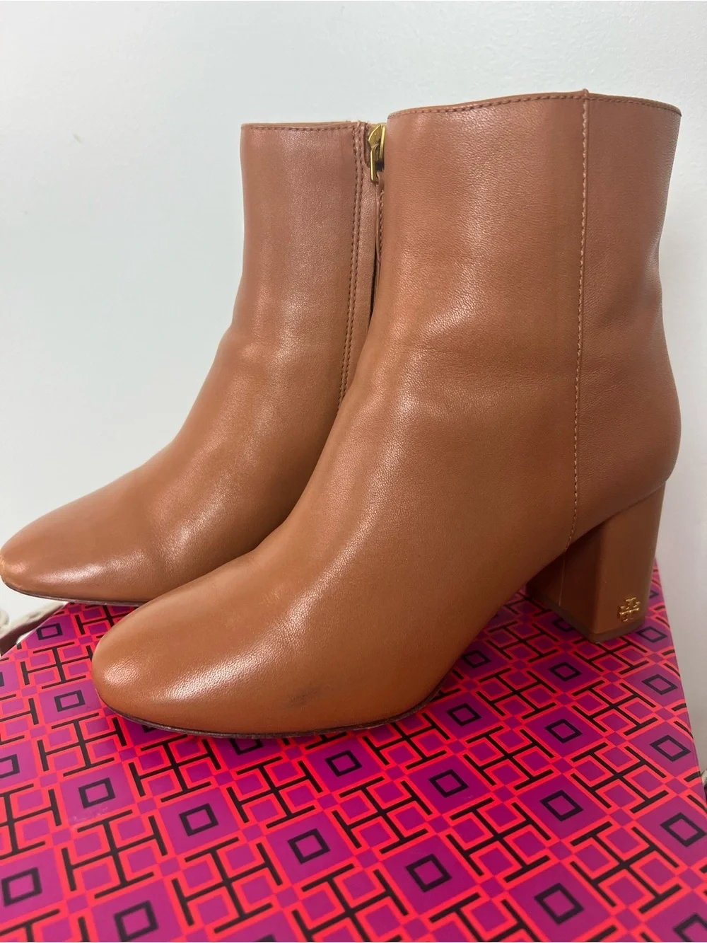 Tory Burch Leather Block Heel Ankle Booties Tan Camel Cognac 6M Classic